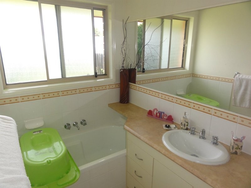 12 Moroney Crt, Goodna QLD 4300