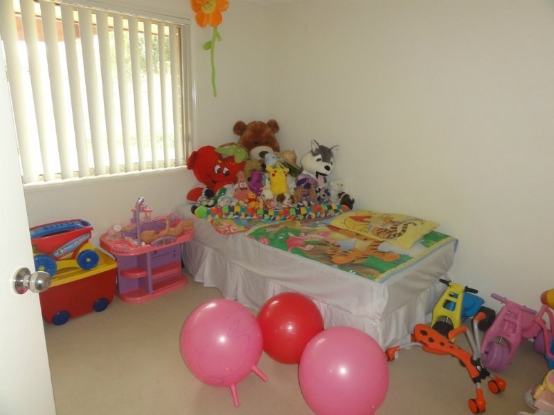 12 Moroney Crt, Goodna QLD 4300