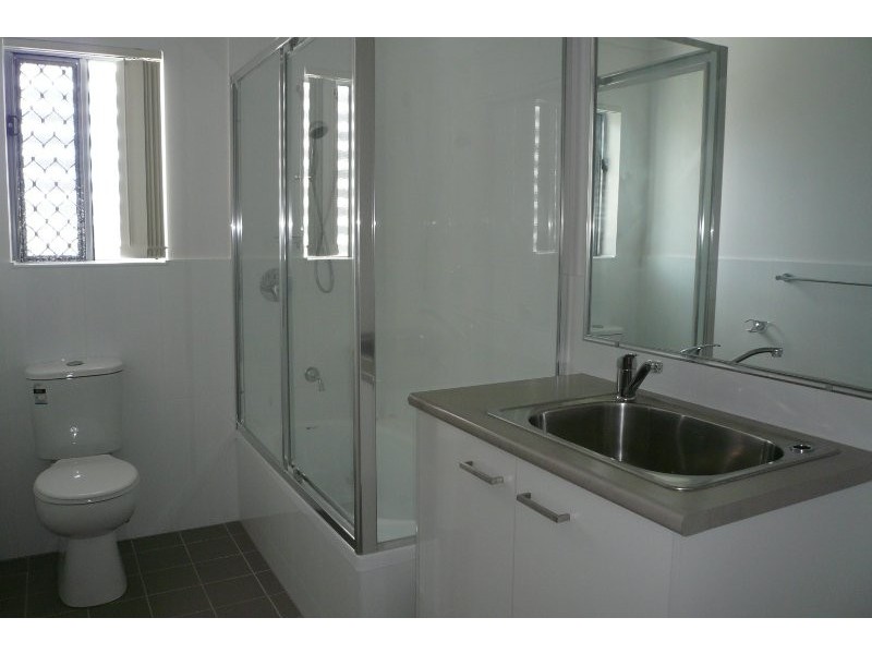 8-10 Kingsmill Street, Chermside QLD 4032