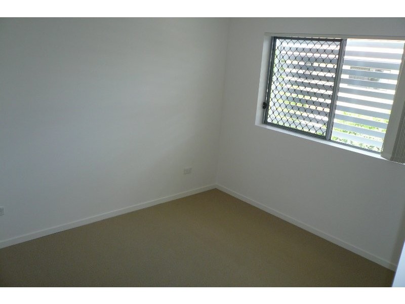 8-10 Kingsmill Street, Chermside QLD 4032