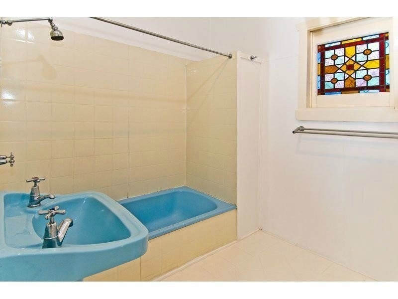 23 Sword Street, Woolloongabba QLD 4102