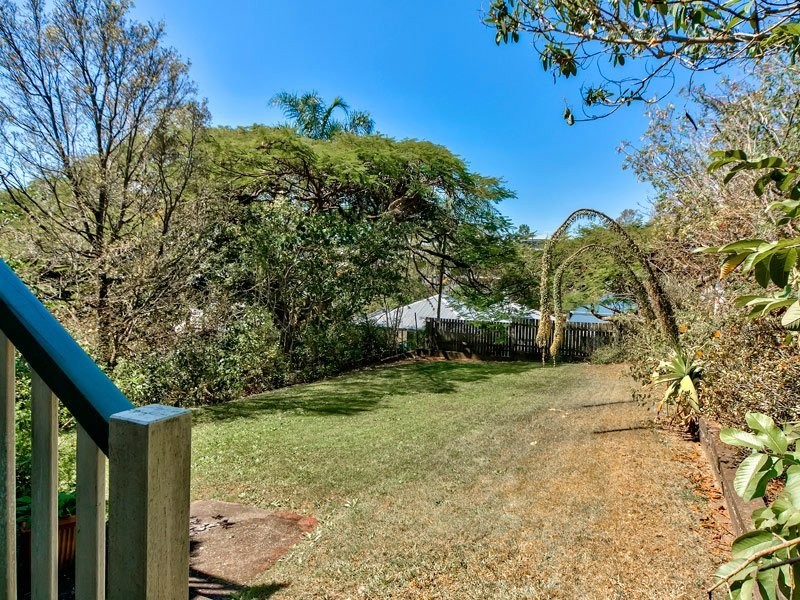 30 Ruth Street, Highgate Hill QLD 4101