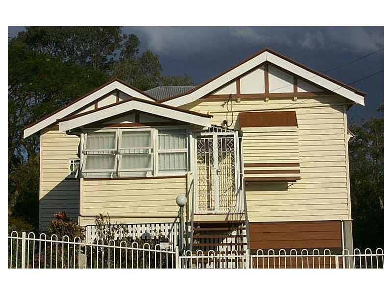 9 Dickens Street, Norman Park QLD 4170