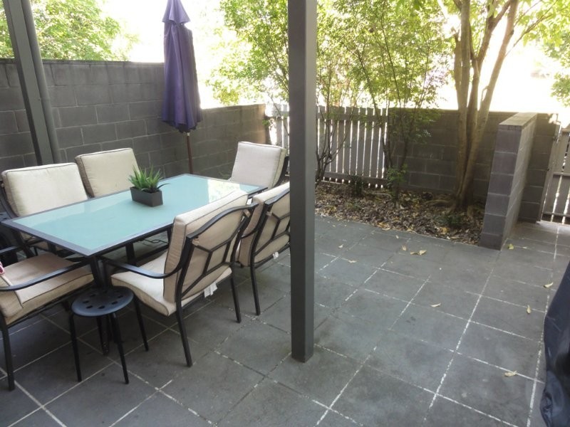 2/134 Thynne Rd, Morningside QLD 4170