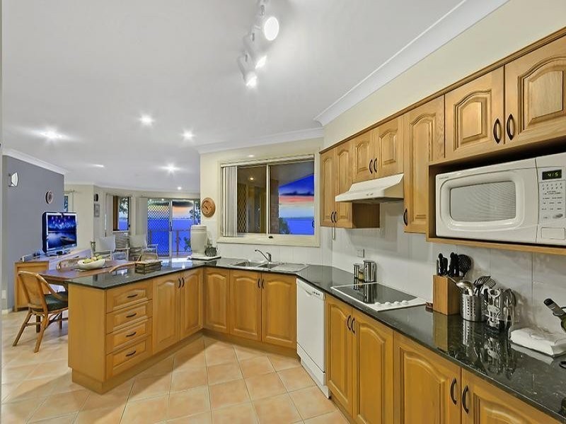 140 Diamond Head Drive, Budgewoi NSW 2262