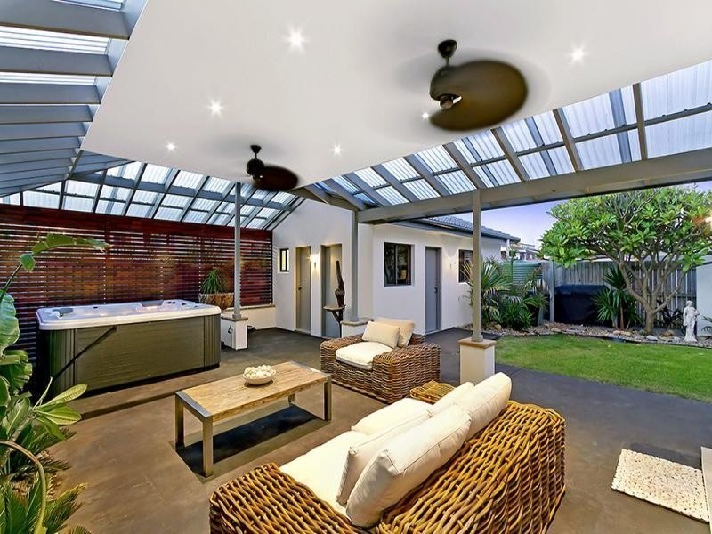 18 Curtis Parade, The Entrance North NSW 2261
