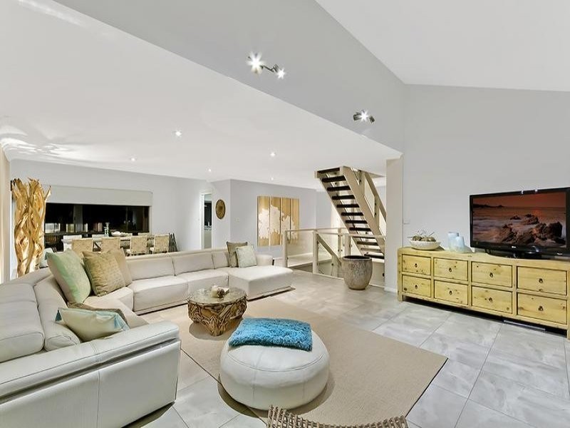 18 Curtis Parade, The Entrance North NSW 2261