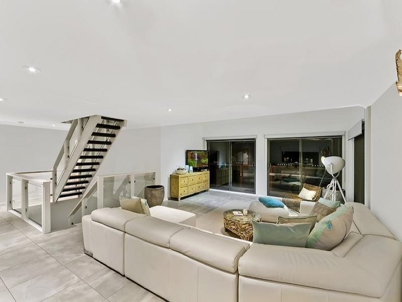 18 Curtis Parade, The Entrance North NSW 2261
