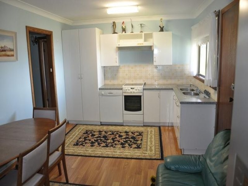 2 Simon Close, Chittaway Point NSW 2261