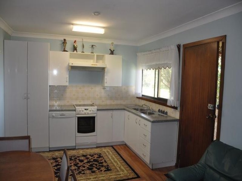 2 Simon Close, Chittaway Point NSW 2261