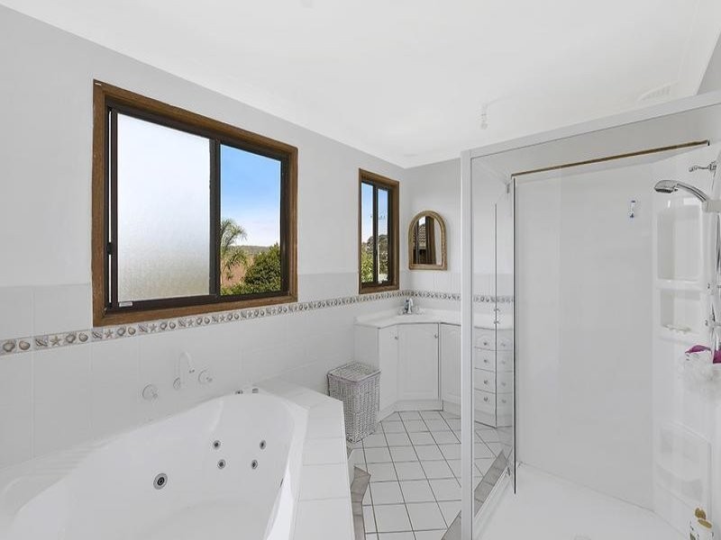 22 Margherita Avenue, Bateau Bay NSW 2261