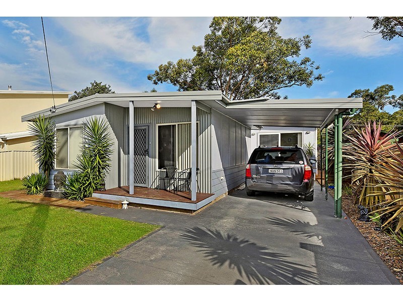 44 Gregory Street, Berkeley Vale NSW 2261