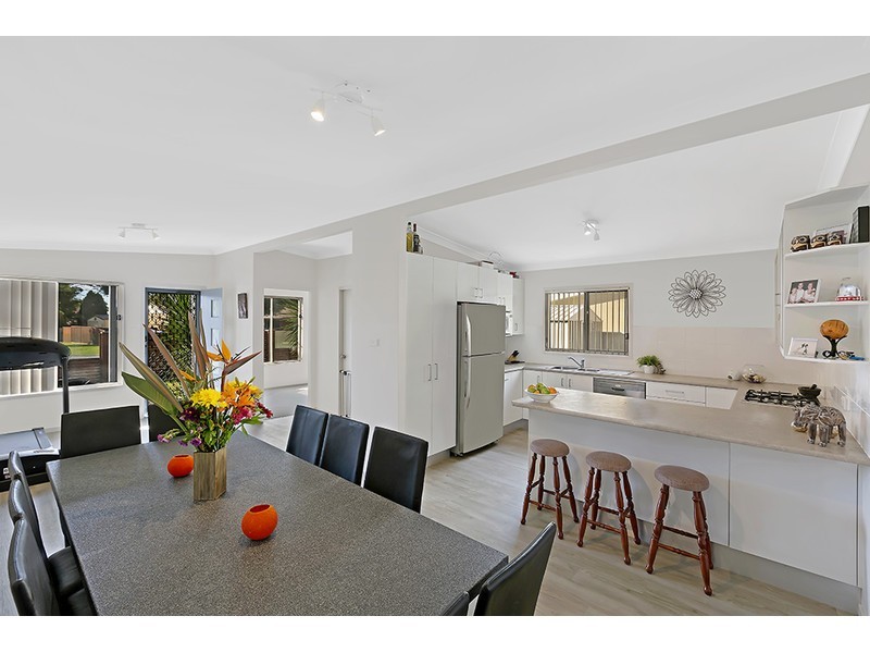 44 Gregory Street, Berkeley Vale NSW 2261