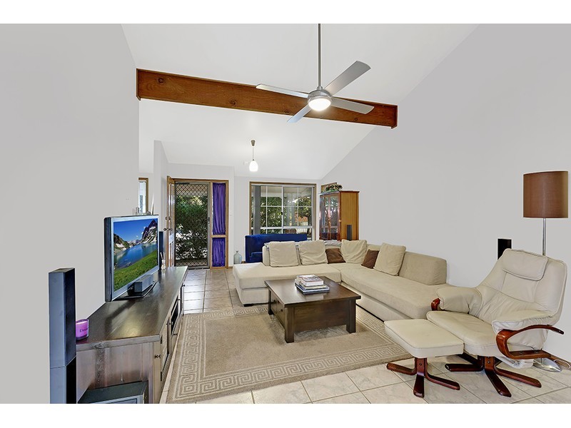 232 Cresthaven Avenue, Bateau Bay NSW 2261