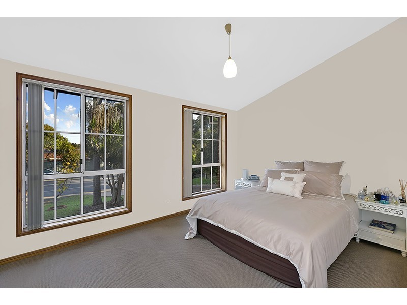 232 Cresthaven Avenue, Bateau Bay NSW 2261