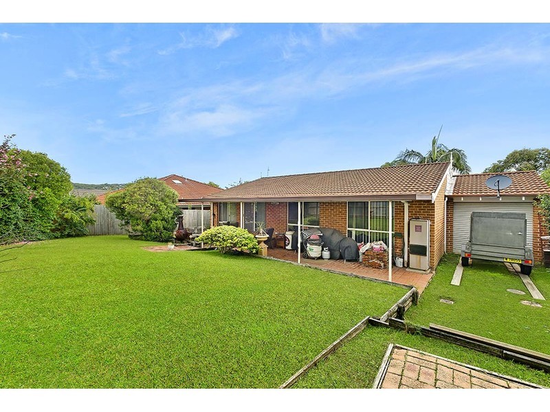 232 Cresthaven Avenue, Bateau Bay NSW 2261