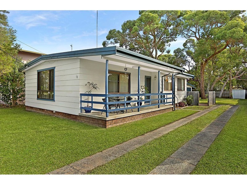 18 Shamrock Drive, Berkeley Vale NSW 2261