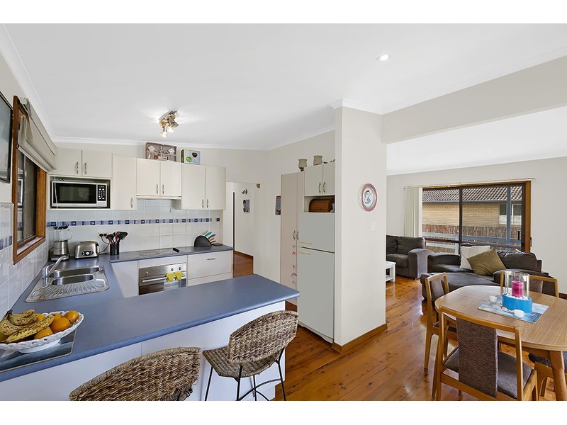 18 Shamrock Drive, Berkeley Vale NSW 2261