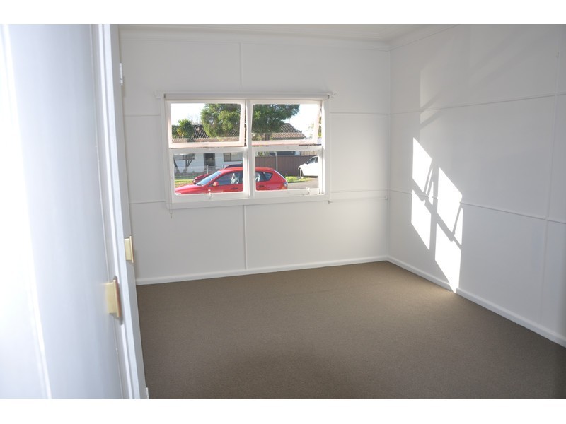 42 Flinders Avenue, Killarney Vale NSW 2261