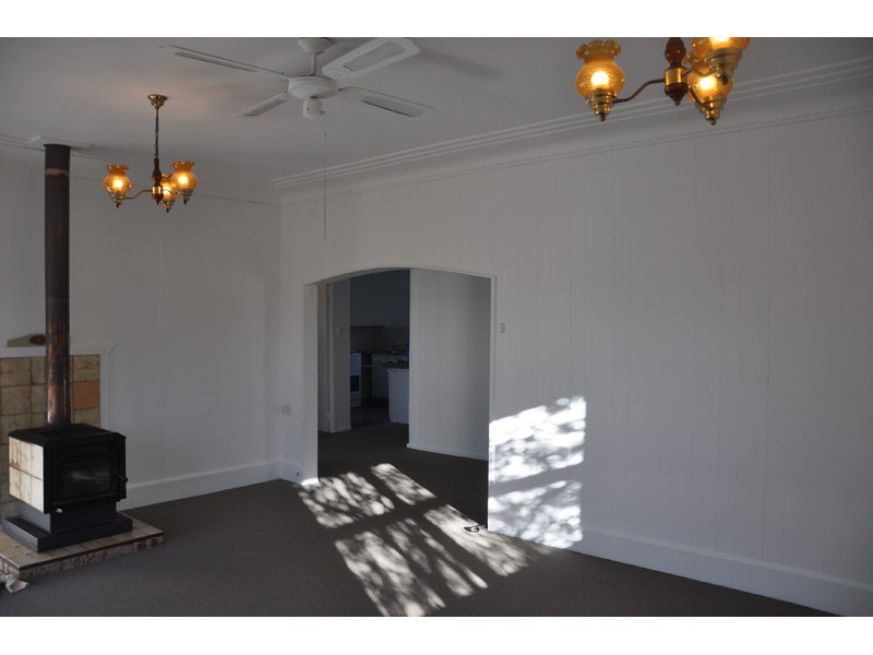 42 Flinders Avenue, Killarney Vale NSW 2261