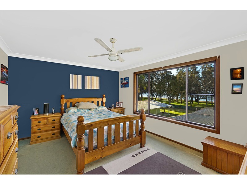 81 Lakedge Avenue, Berkeley Vale NSW 2261