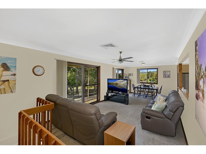 7 Fishermens Bend, Bateau Bay NSW 2261