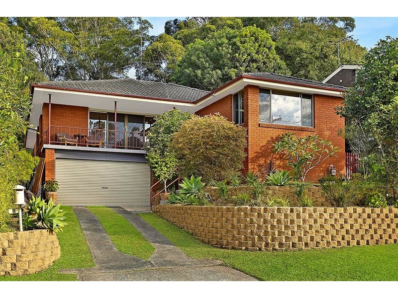 8 Roger Crescent, Berkeley Vale NSW 2261