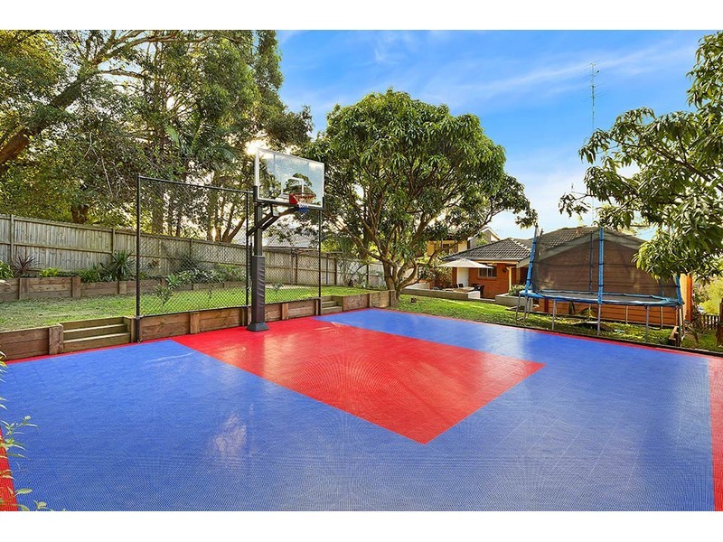 8 Roger Crescent, Berkeley Vale NSW 2261