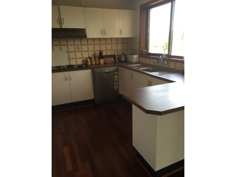 17 Valleyview Drive, Bateau Bay NSW 2261