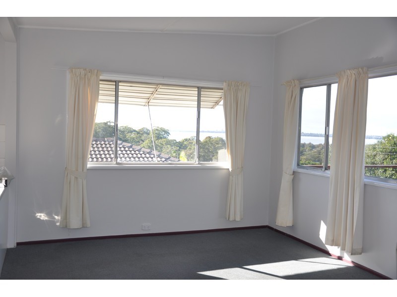 21 Wirigi Street, Berkeley Vale NSW 2261