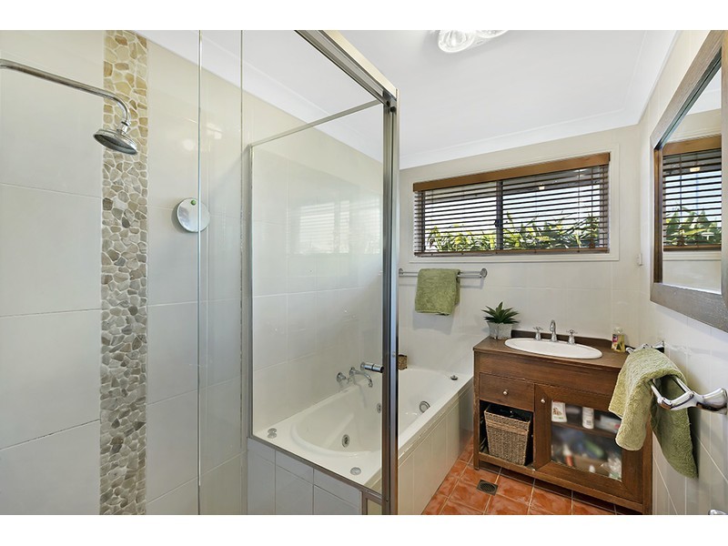 25 George Hely Crescent, Killarney Vale NSW 2261