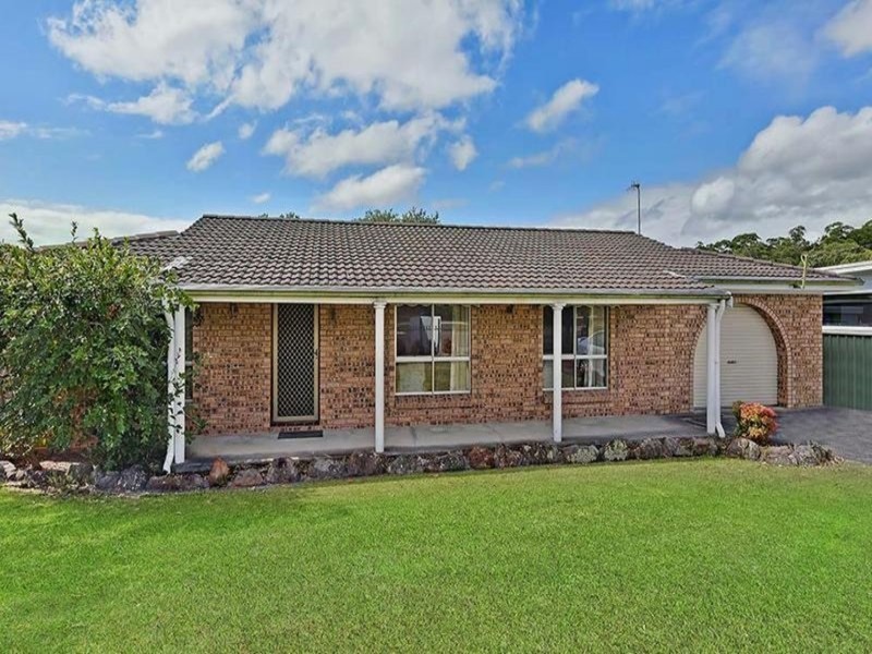 2 Pindarri Avenue, Berkeley Vale NSW 2261