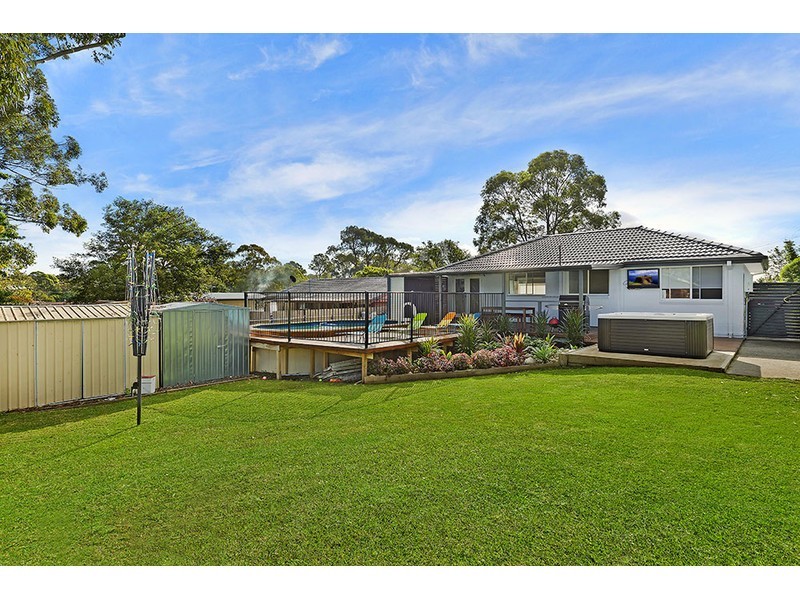 18 Grevillea Crescent, Berkeley Vale NSW 2261