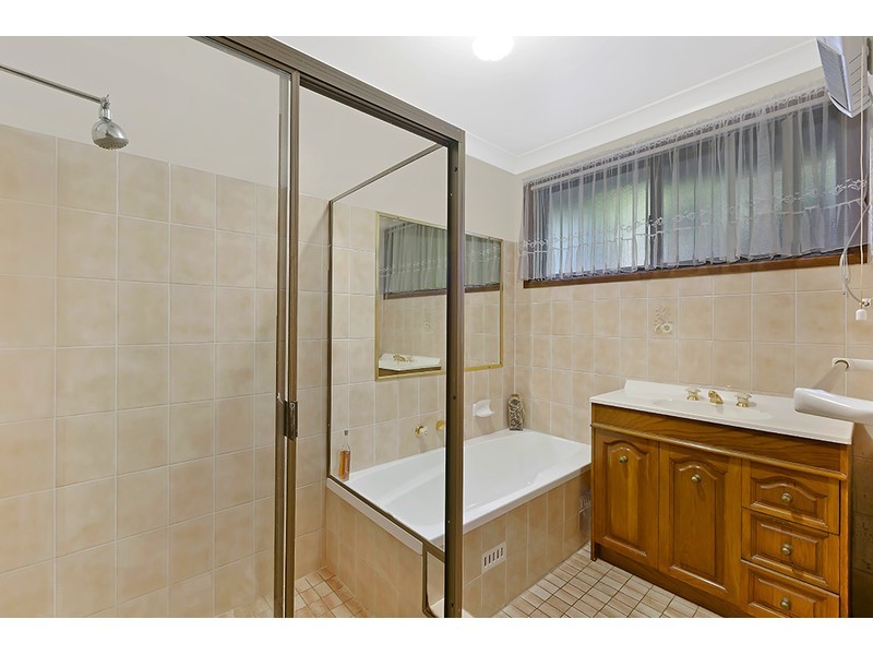 22 Stephenson Road, Bateau Bay NSW 2261