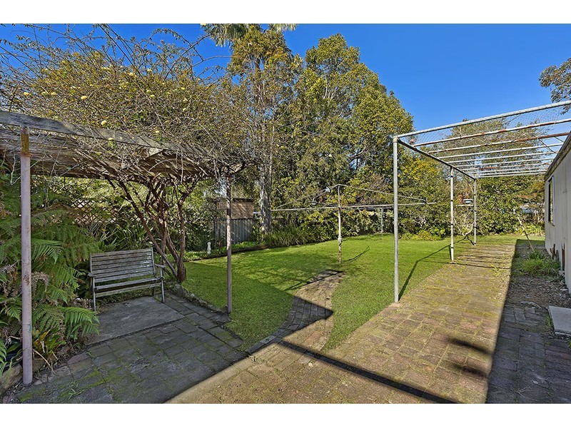 24 Panorama Pde, Berkeley Vale NSW 2261