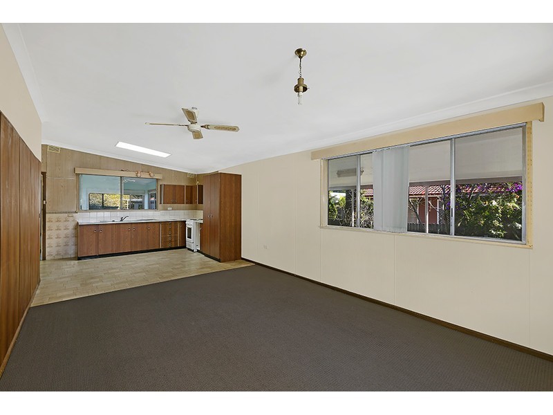 24 Panorama Pde, Berkeley Vale NSW 2261