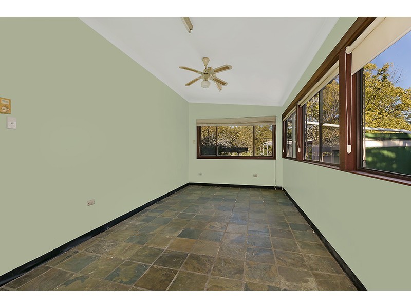 24 Panorama Pde, Berkeley Vale NSW 2261