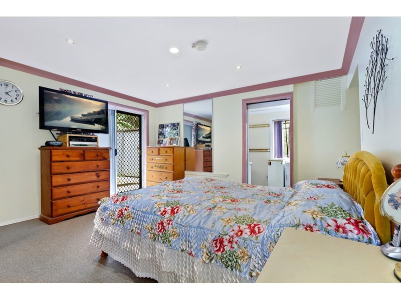 76 Jeannie Crescent, Berkeley Vale NSW 2261