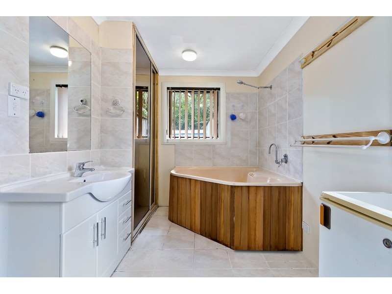 76 Jeannie Crescent, Berkeley Vale NSW 2261