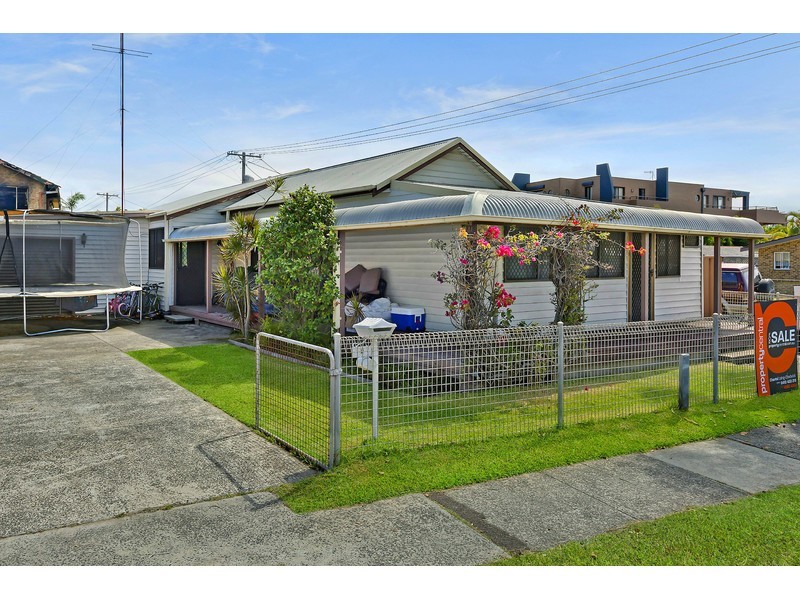 9 Manning Road, The Entrance NSW 2261