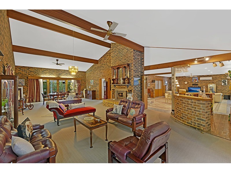 122 Woods Road, Jilliby NSW 2259