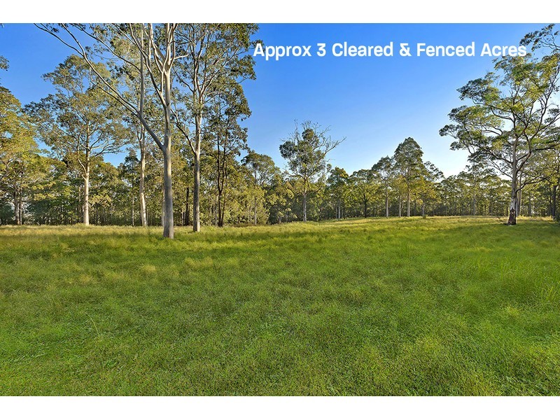 122 Woods Road, Jilliby NSW 2259