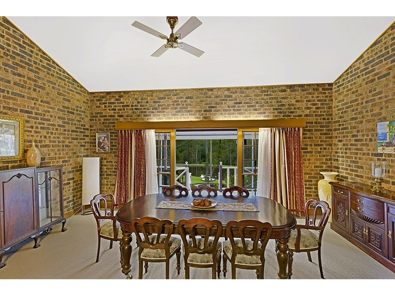 122 Woods Road, Jilliby NSW 2259