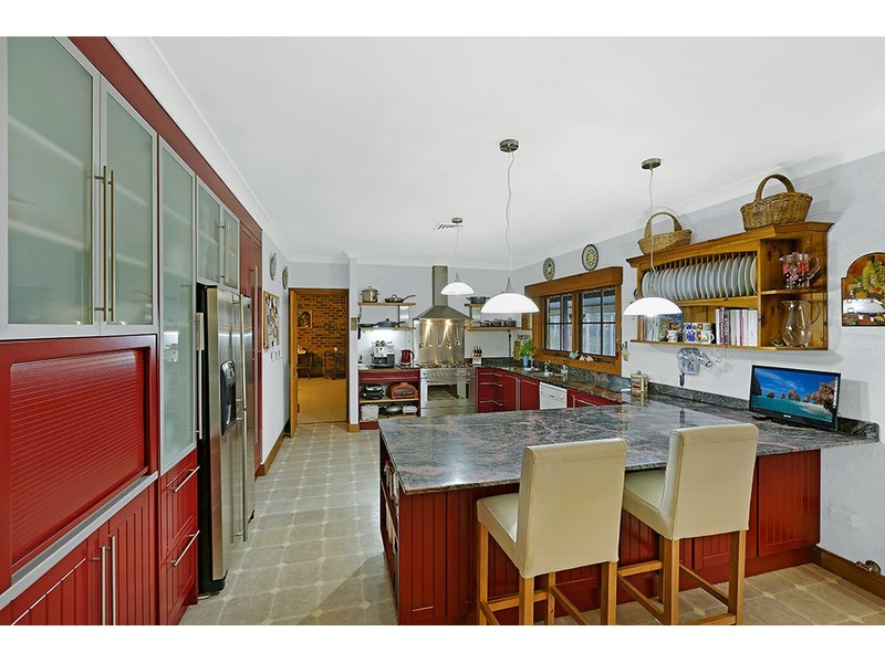 122 Woods Road, Jilliby NSW 2259