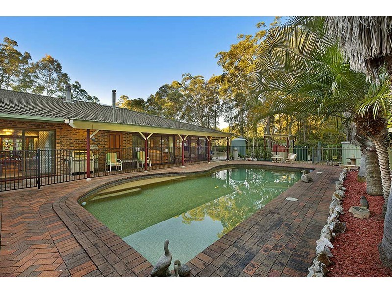 122 Woods Road, Jilliby NSW 2259