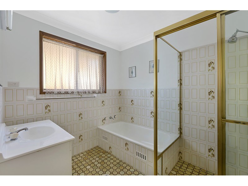 12 Maree Boulevard, Killarney Vale NSW 2261