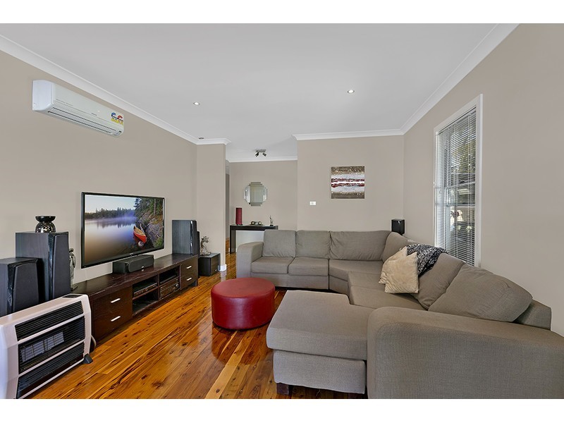 28 Kingsford Smith Drive, Berkeley Vale NSW 2261