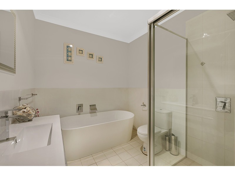 28 Kingsford Smith Drive, Berkeley Vale NSW 2261