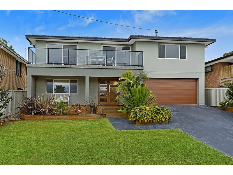 6 Hillcrest Avenue, Bateau Bay NSW 2261