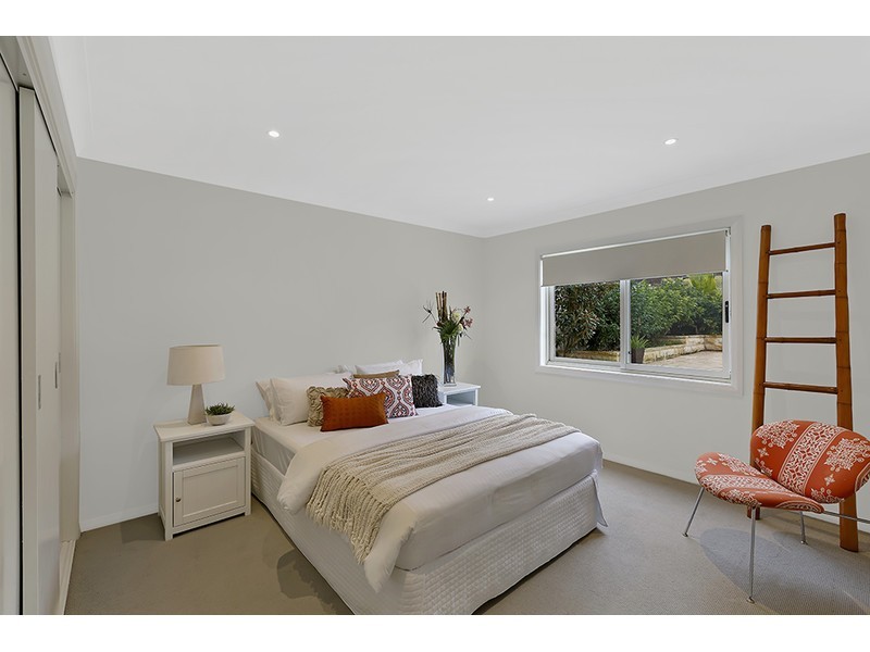 6 Hillcrest Avenue, Bateau Bay NSW 2261